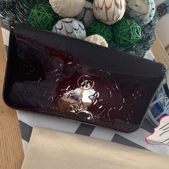 Louis Vuitton in Felicie in Amarante Vernis - Picture 4 of 8